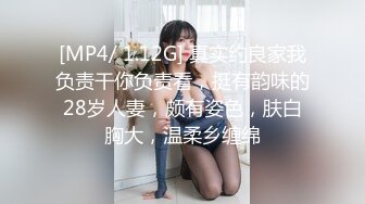 这个妹子年龄不大，逼也挺嫩的，不像是万人骑的那种