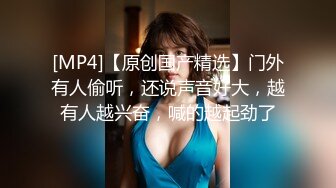 巨乳美眉洗香香秀超级身材 表情也可爱 大奶子白虎鲍鱼太诱惑了