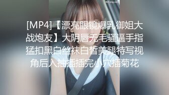 良家少妇开房，【李莉】，酒店内被无套，拍了一大堆艳照，风情万种特写全身，私处一览无余，精采佳作必看