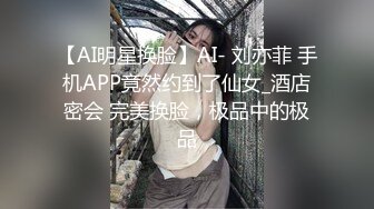 最新偷窥长发漂亮美女嘘嘘