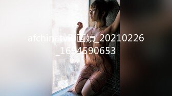 【7哥探花】新人胖哥操骚熟女，扒掉裤子吃屌，骑乘位上下猛砸，张开双腿一顿输出，搞舒服了