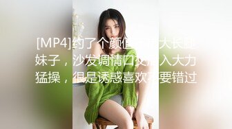 偷拍邻居家小女儿洗澡,不讲个人卫生,懒得去。便池尿,直接蹲在地上尿,全部尿在自己脚上了